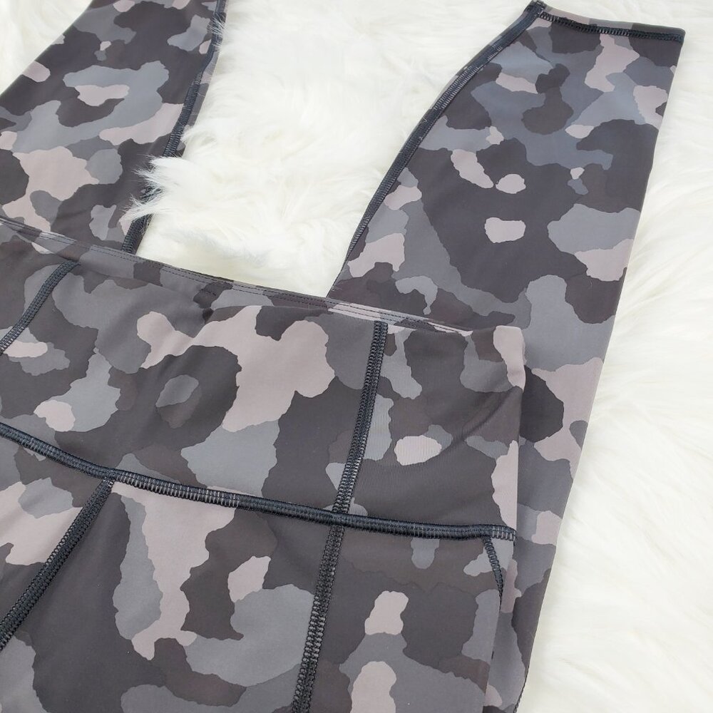 NWOT Athleta Black Lightning Camo Leggings - Picture 3 of 6